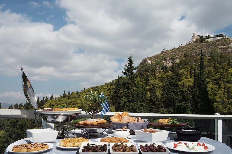 City Break la Atena - St George Lycabettus Hotel 5*