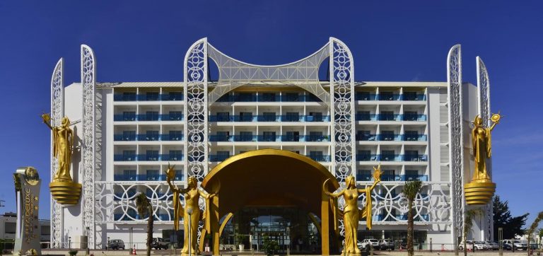 Vacanta Antalya - Azura Deluxe Resort & Spa 5*
