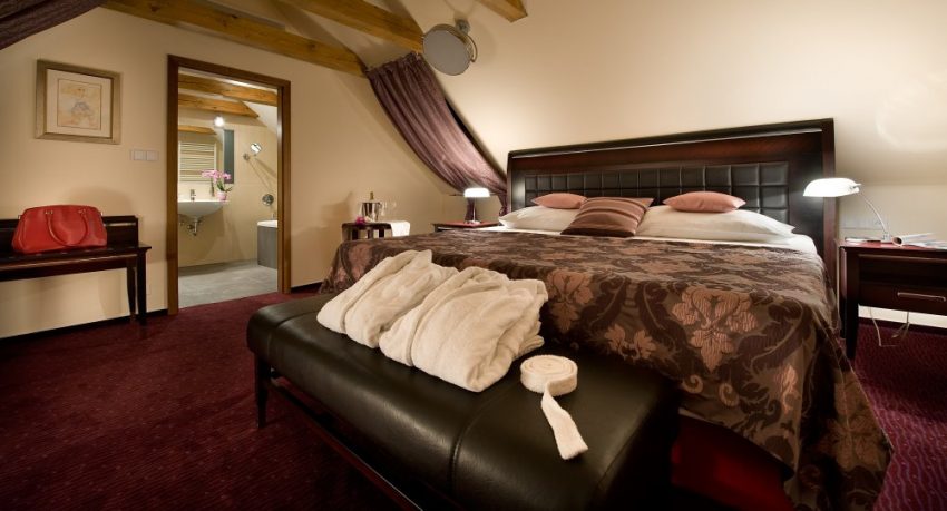 City break la Praga - Embassy Hotel 4*