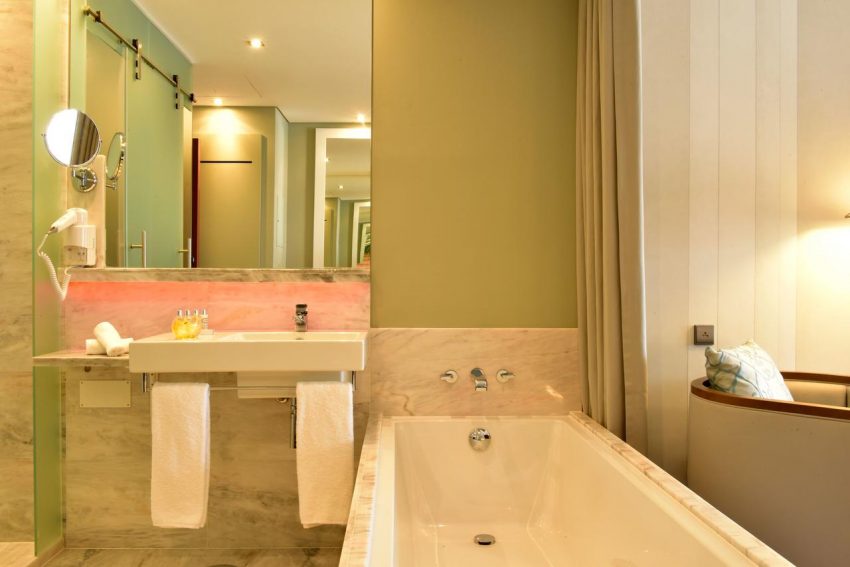 City Break la Lisabona - Pousada de Lisboa, Praca do Comercio - Small Luxury Hotel 5* by Perfect Tour - 3 | YEO