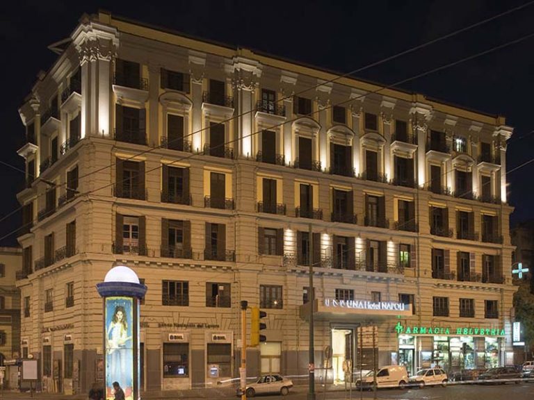 Una Napoli Hotel 4*