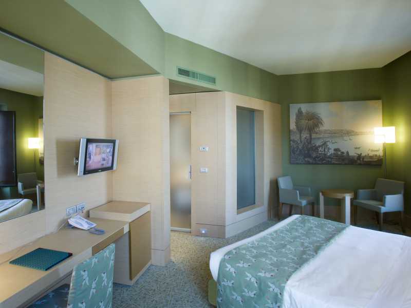 Una Napoli Hotel 4* by Perfect Tour