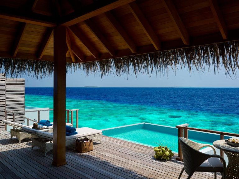 Dusit Thani Maldives 5* by Perfect Tour