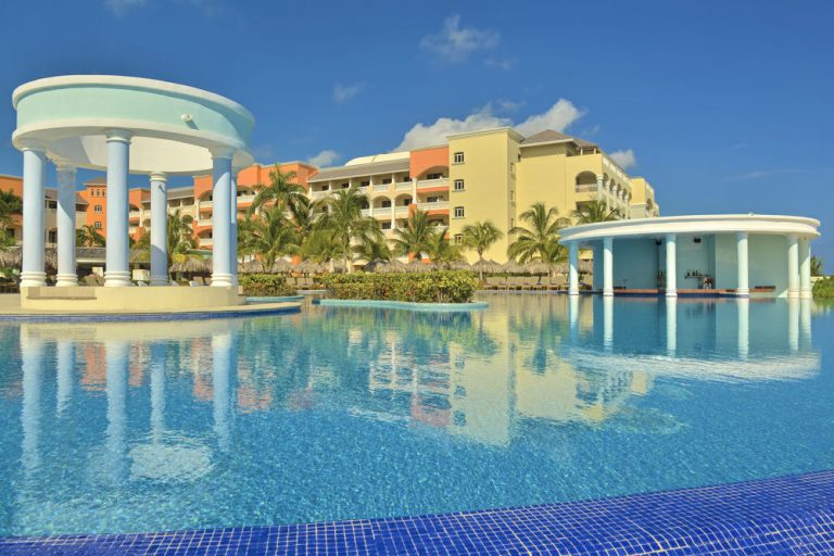 Vacanta Jamaica - Iberostar Selection Rose Hall Suites 5*