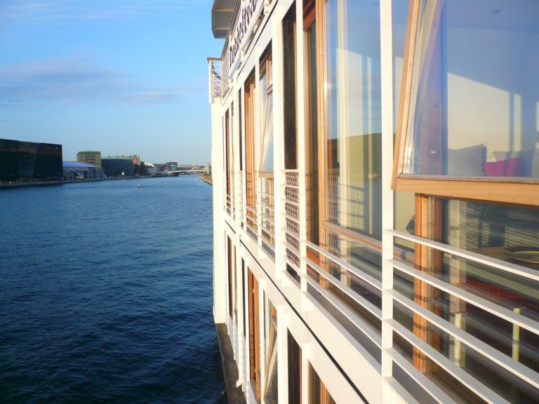 CPH Living Barge Hotel 3* by Perfect Tour