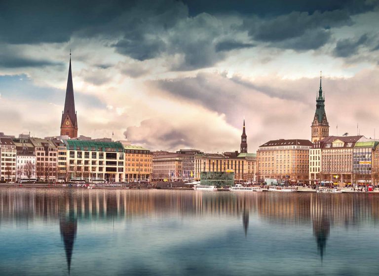 Oferta promotionala de la Lufthansa: bilet avion Bucuresti - Hamburg