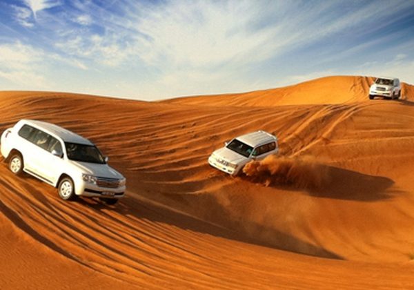 4X4 Desert Safari cu cina BBQ - plecare din Dubai