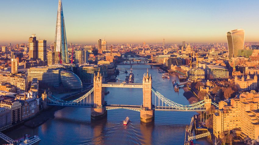 Oferta speciala de la Tarom: bilet avion Bucuresti - Londra