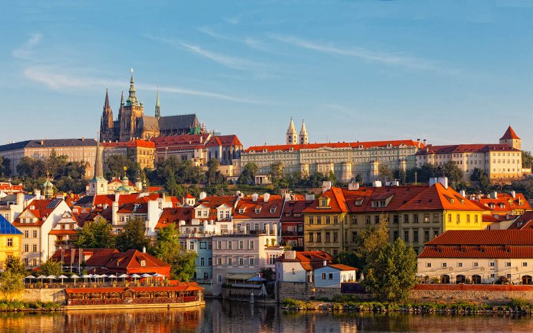 Promotie Aniversara Tarom: bilet avion Bucuresti - Praga