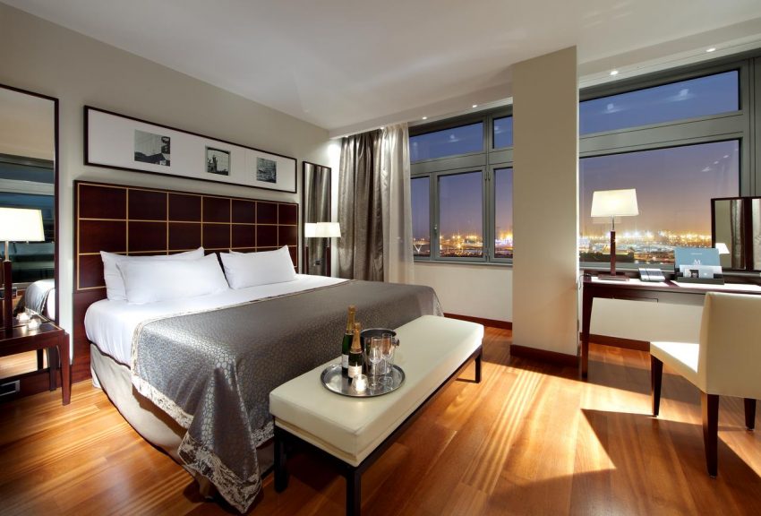 City Break la Barcelona - Eurostars Grand Marina Hotel 5* by Perfect Tour - 2 | YEO