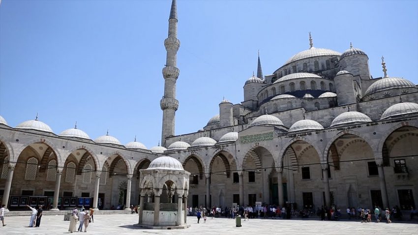 Fly Fest de la Turkish Airlines: bilet avion Bucuresti - Istanbul by Perfect Tour