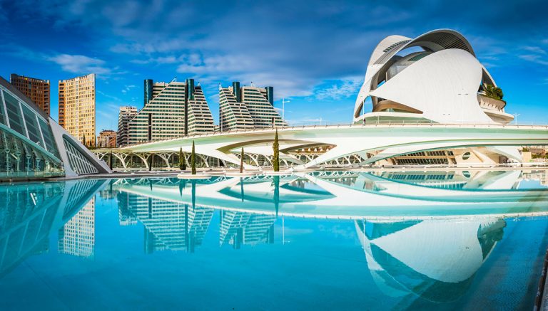 Oferta promotionala de la Lufthansa: bilet avion Bucuresti - Valencia