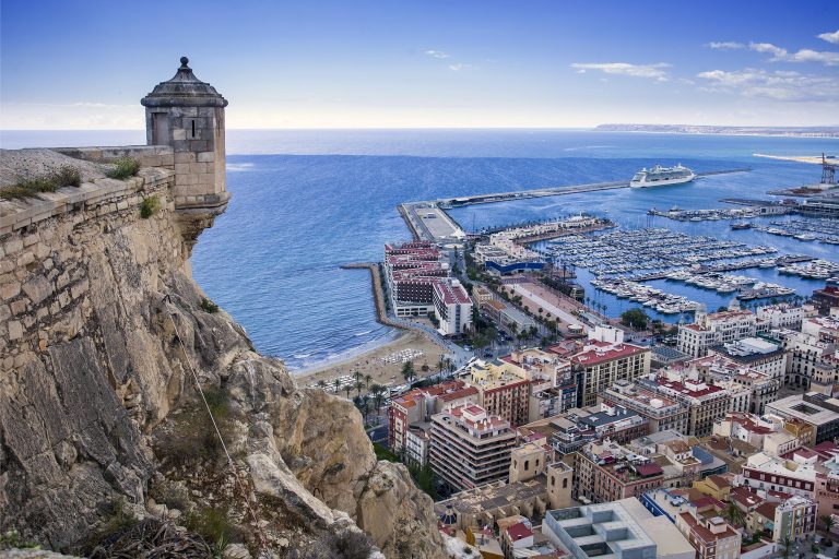 Oferta promotionala de la Lufthansa: bilet avion Bucuresti - Alicante