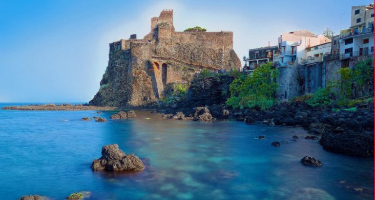 Descopera destinatii noi cu Air France: bilet avion Bucuresti - Catania