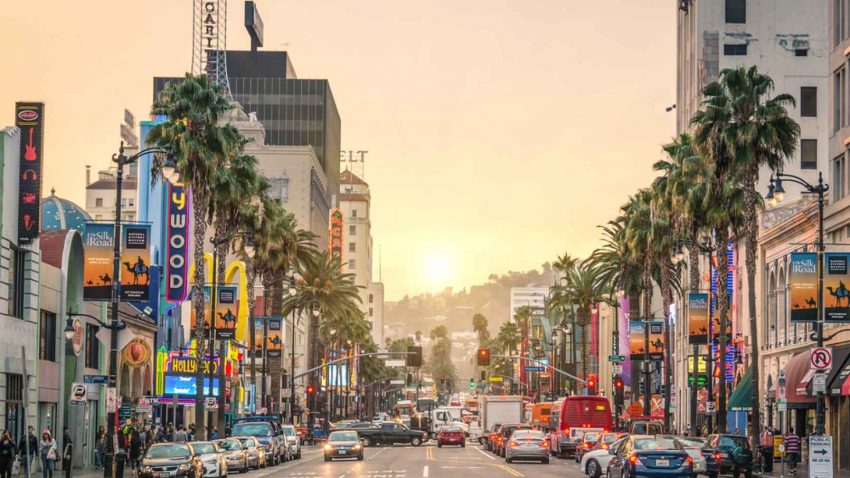 Oferta speciala de la KLM: bilet avion Bucuresti - Los Angeles