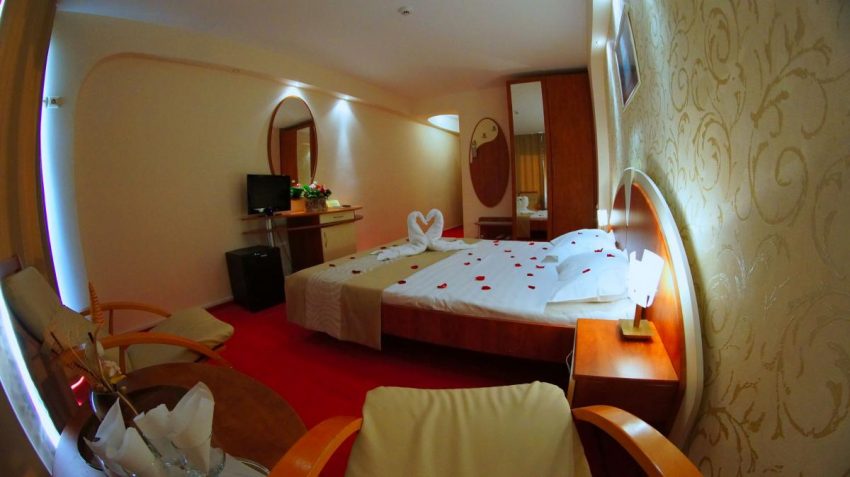Litoralul Romanesc - Afrodita Hotel 4* by Perfect Tour - 3 | YEO