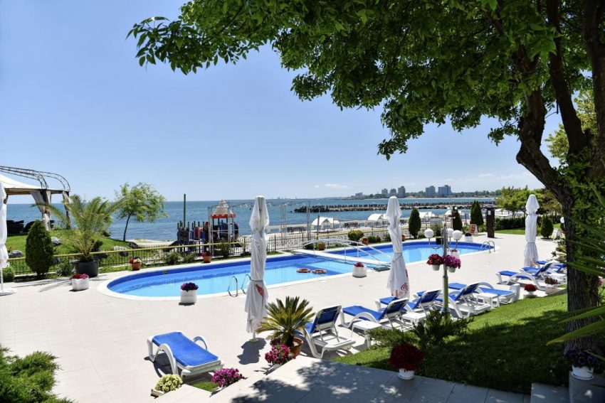 Litoralul Romanesc - Afrodita Hotel 4* by Perfect Tour - 2 | YEO