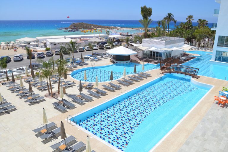 Vassos Nissi Plage Hotel 4*