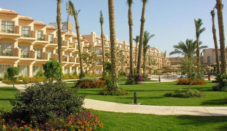 Pyramisa Sahl Hasheesh Beach Resort 5*