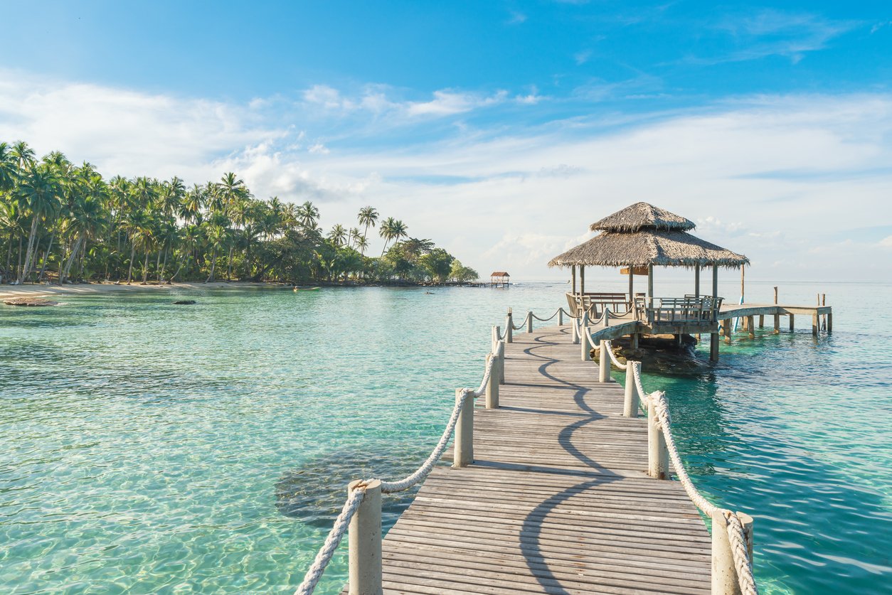 Descoperiti destinatii uimitoare cu Qatar: bilet avion Bucuresti - Phuket