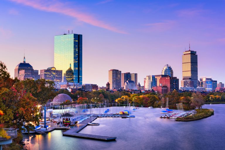 Oferta de la KLM: bilet avion Bucuresti - Boston