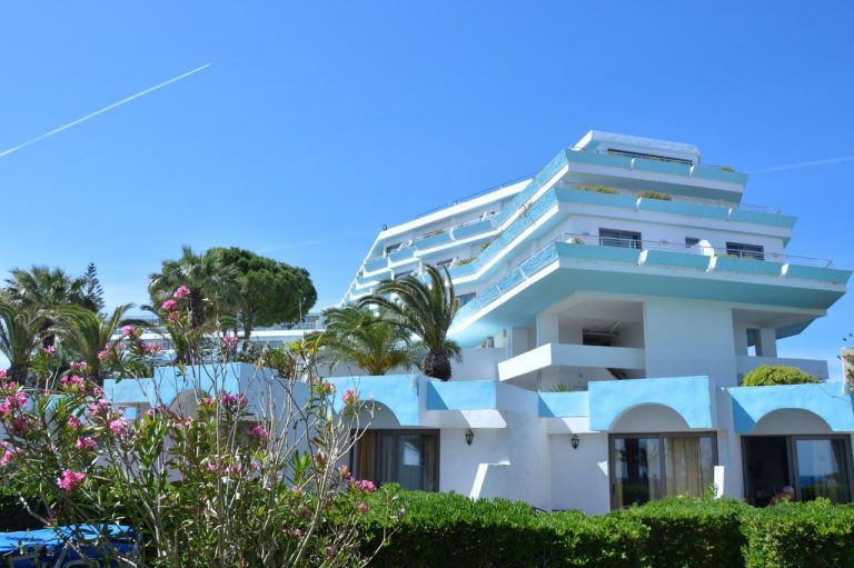 Blue Horizon Palm Beach Hotel & Bungalows 4*