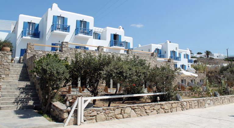 Vienoula's Garden Hotel 4*