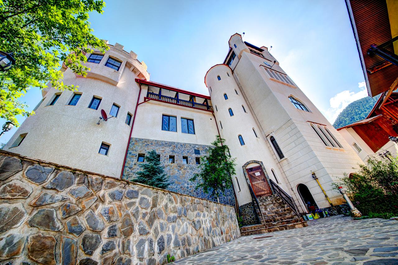 House of Dracula Hotel 4* Poiana Brasov by Perfect Tour - 1 | YEO