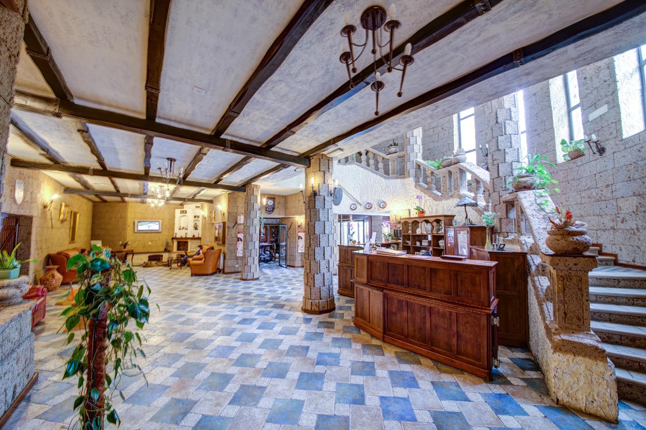 House of Dracula Hotel 4* Poiana Brasov by Perfect Tour - 4 | YEO