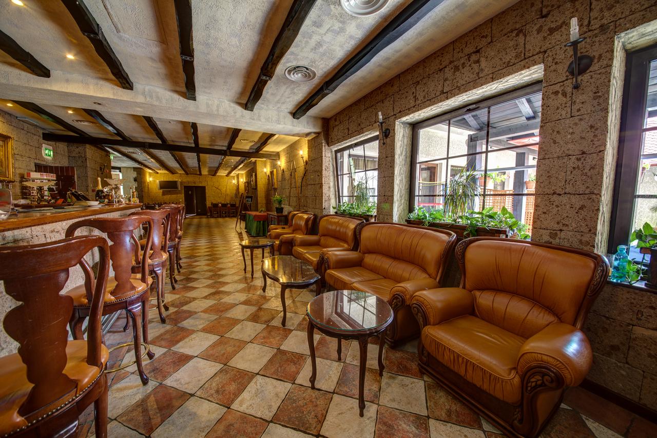 House of Dracula Hotel 4* Poiana Brasov by Perfect Tour - 6 | YEO