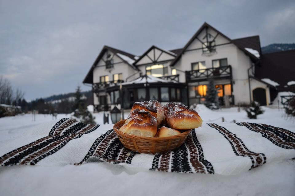 Craciun in Bucovina - Pensiunea La Bucovineanca 4* (Strâmtura) by Perfect Tour