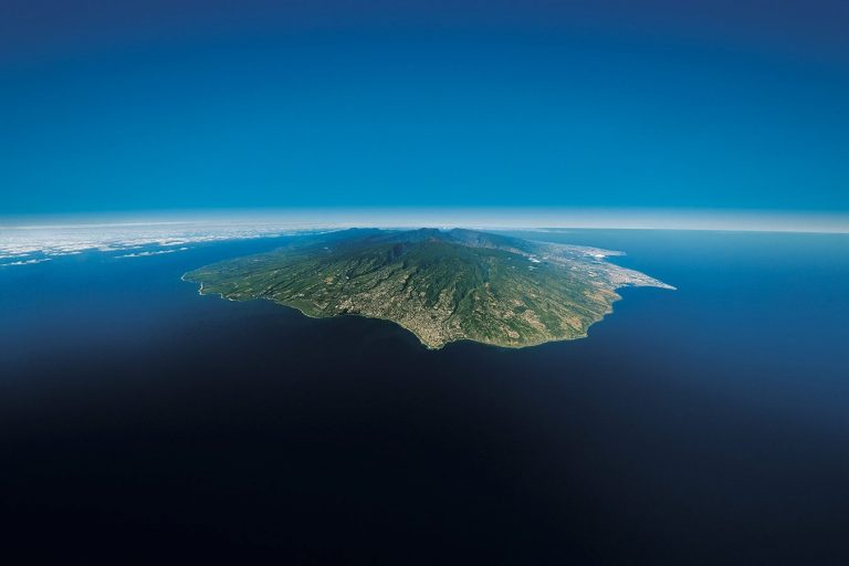 Oferta speciala de la Air France: bilet avion Bucuresti - Saint-Denis