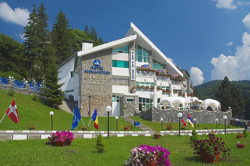 Sarbatori Pascale la Busteni - Alexandros Hotel 3* by Perfect Tour - 1 | YEO
