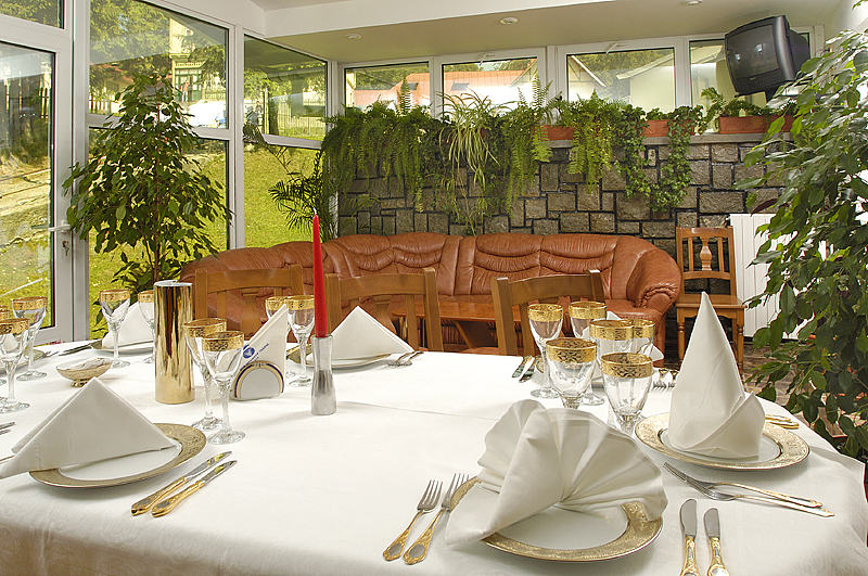 Sarbatori Pascale la Busteni - Alexandros Hotel 3* by Perfect Tour - 4 | YEO