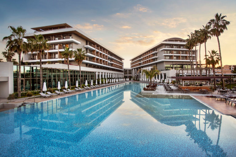 Acanthus & Cennet Barut Collection 5*