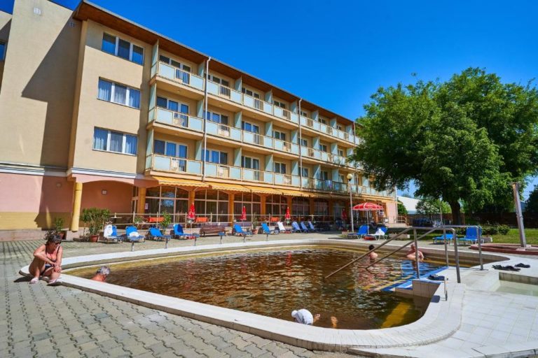 Relaxare la baile termale din Ungaria - Hungarospa Thermal Hotel 3*, Hajduszoboszlo