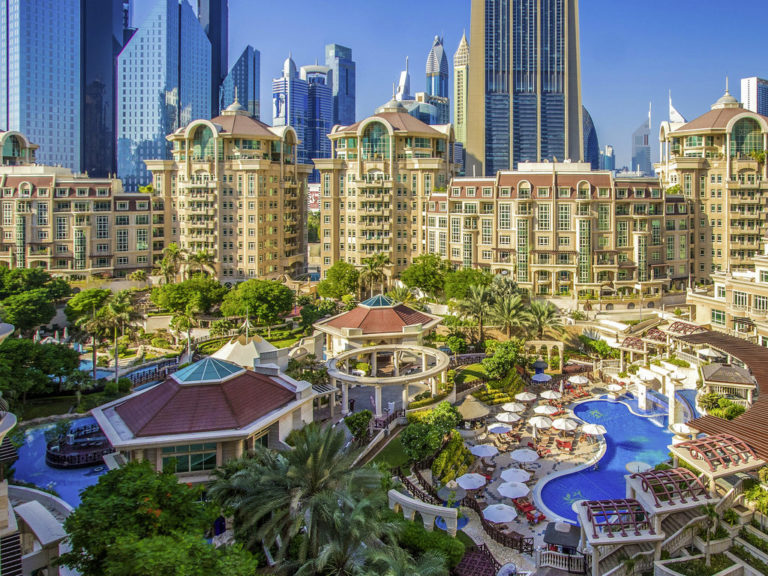 Swissôtel Al Murooj Dubai 5*