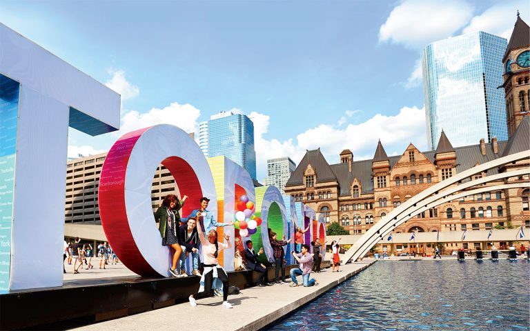 Oferta de la KLM: bilet avion Bucuresti - Toronto