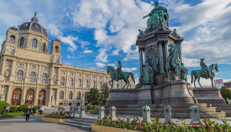 Oferta promotionala de la Lufthansa: bilet avion Bucuresti - Viena