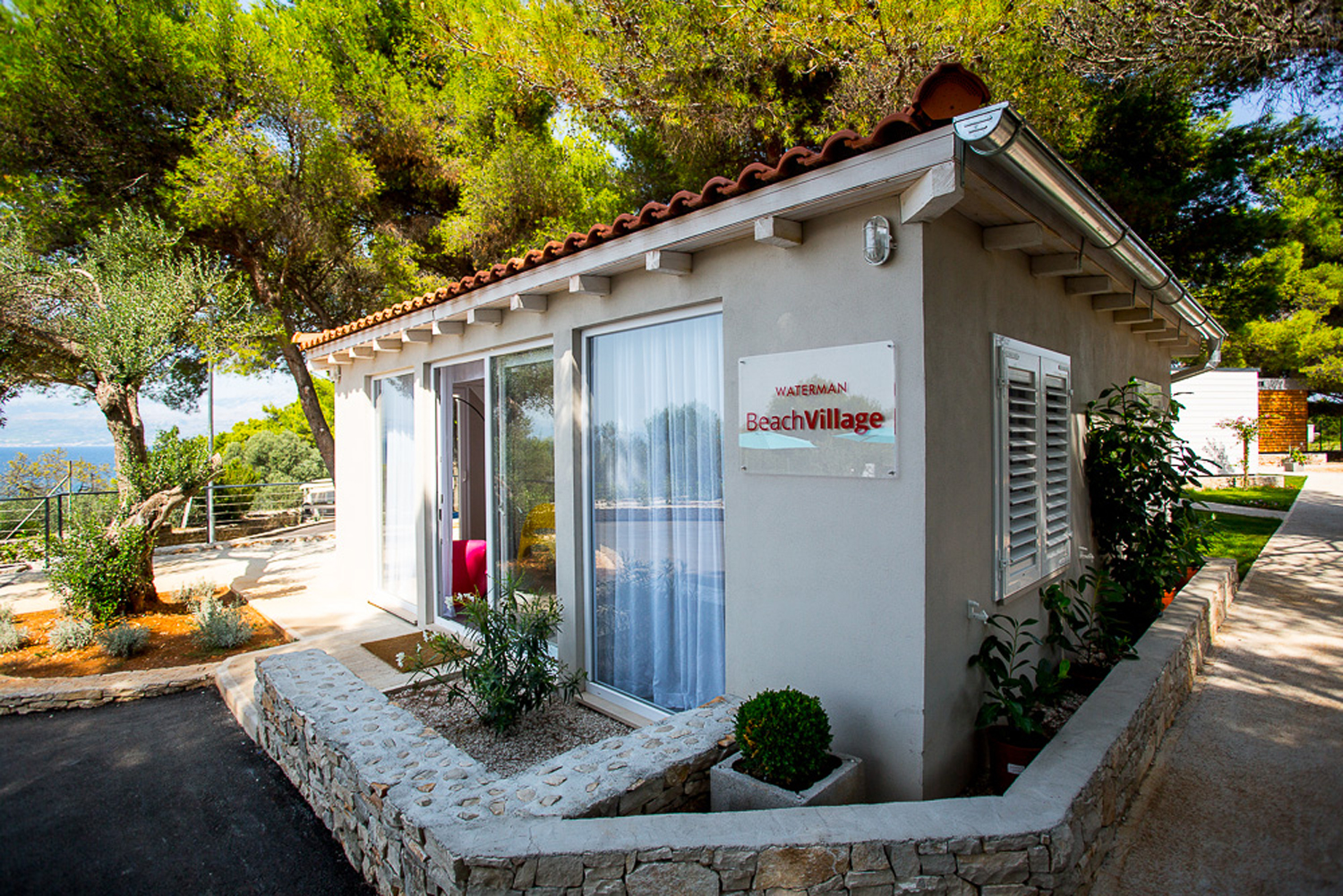 Waterman Beach Village 4*