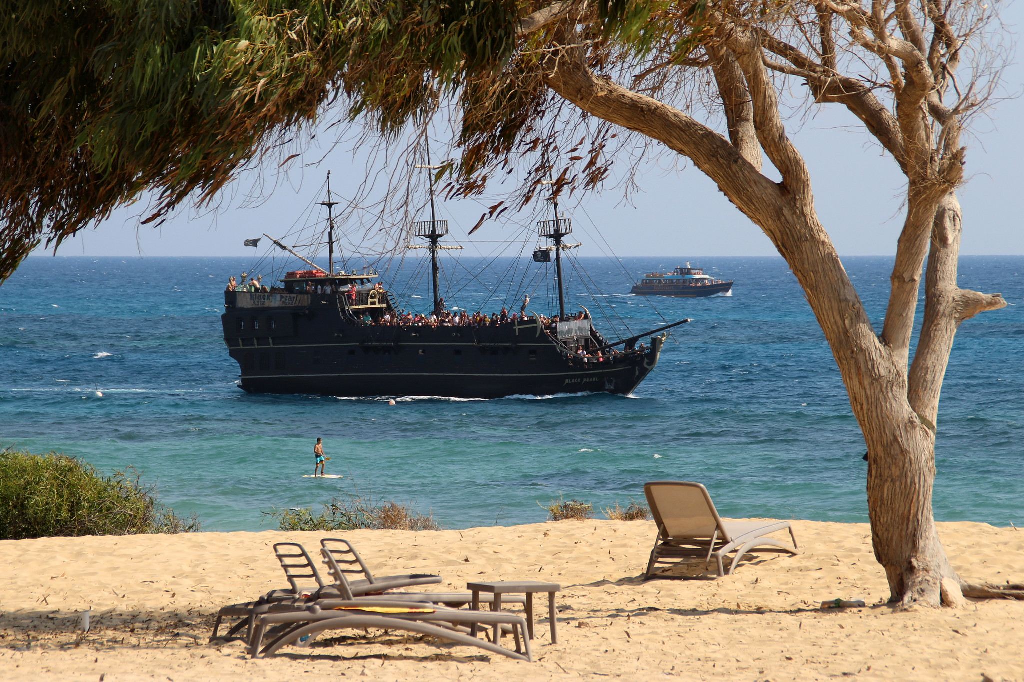 Black Pearl Pirate Ship - Croazieră de o zi cu prânz - plecare din portul Ayia Napa by Perfect Tour