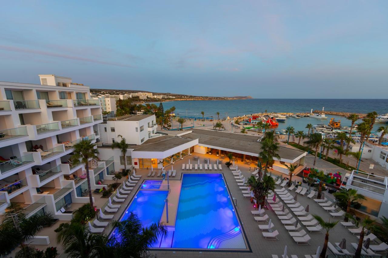 Craciun in Cipru - Limanaki Beach Hotel & Suites 4* by Perfect Tour
