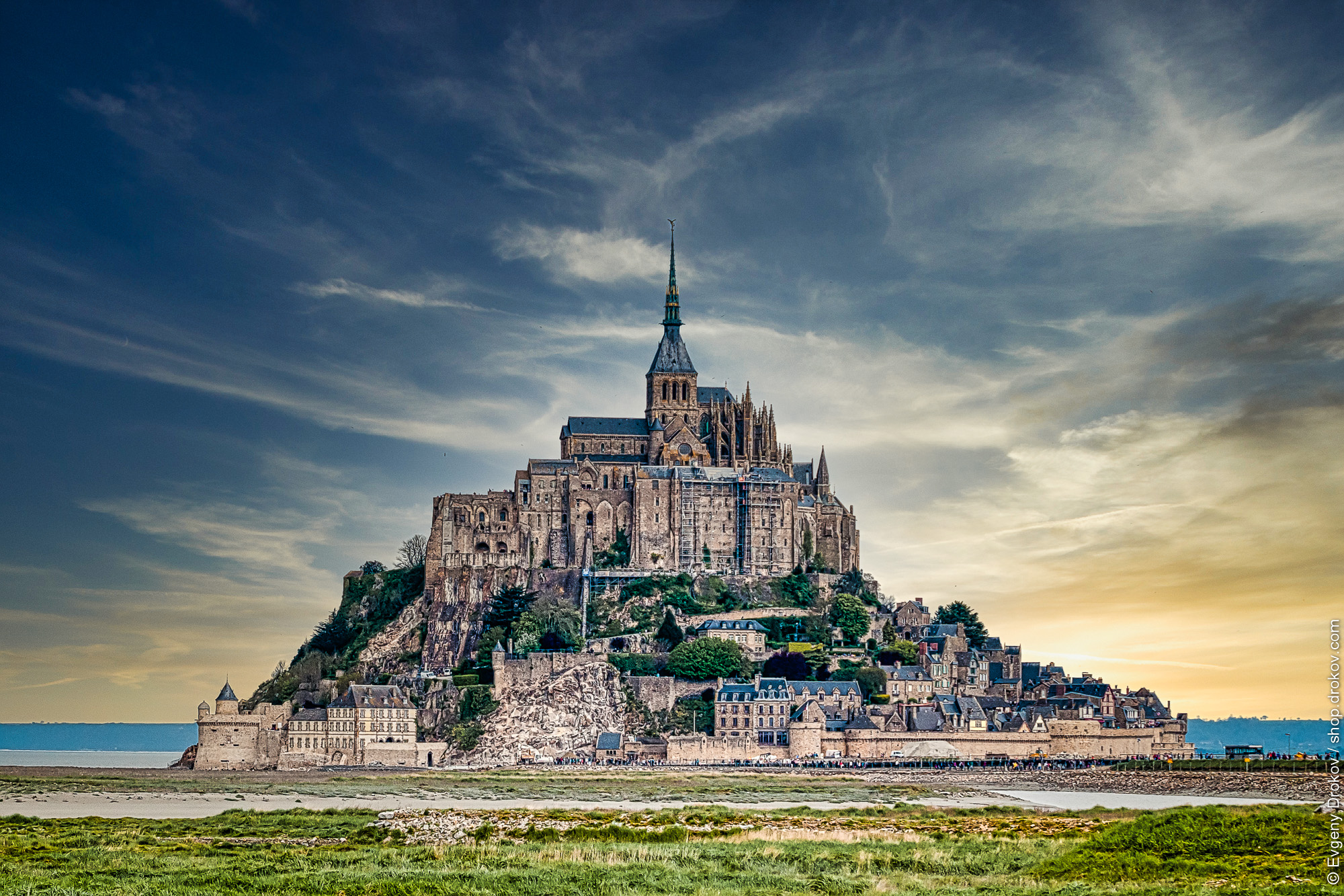 Excursie de 2 zile la Mont Saint-Michel, cu degustare de vinuri în Valea Loarei, de la Paris by Perfect Tour