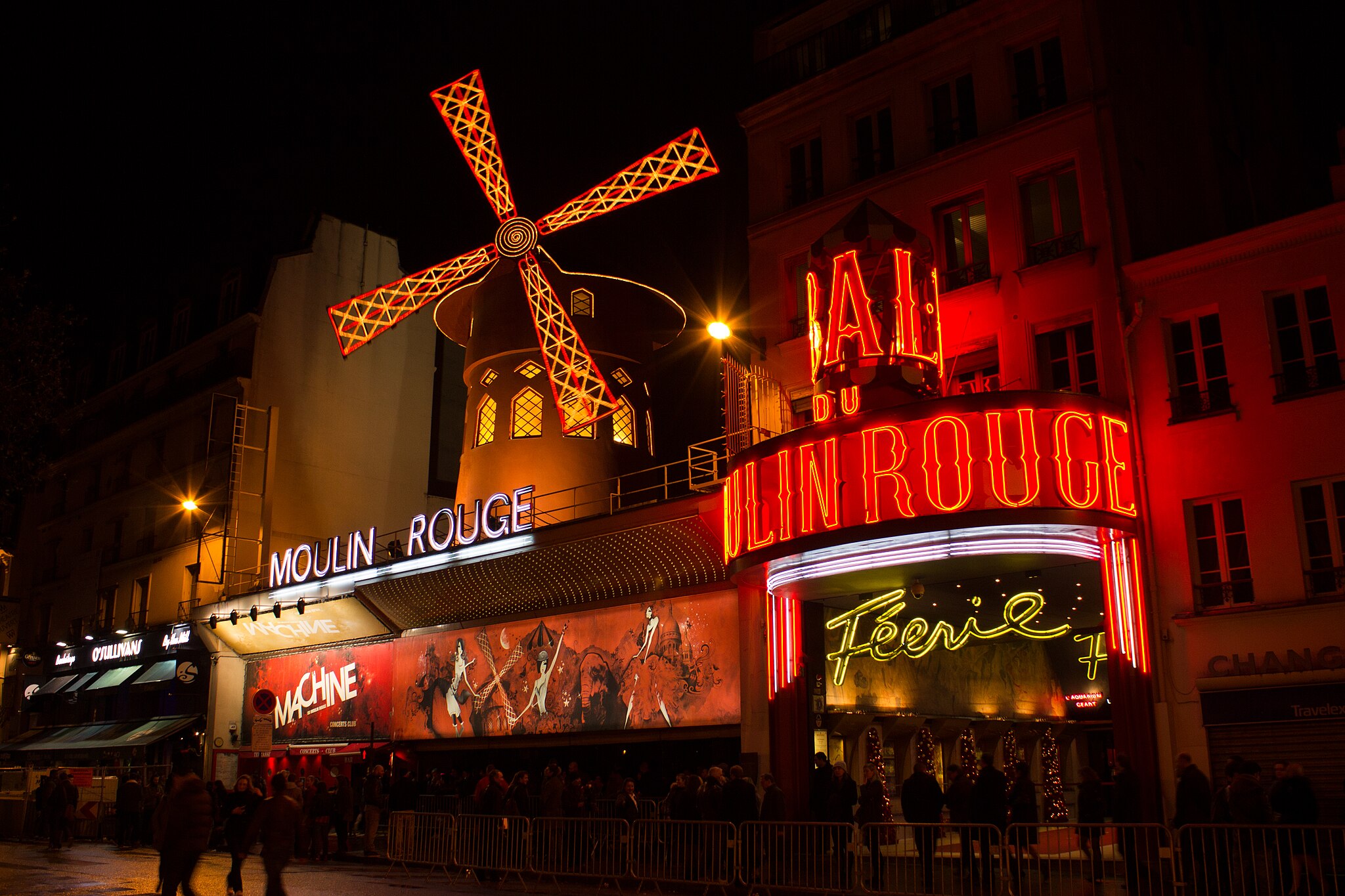 Cina in Turnul Eiffel, excursie cu barca si spectacol Moulin Rouge by Perfect Tour image0