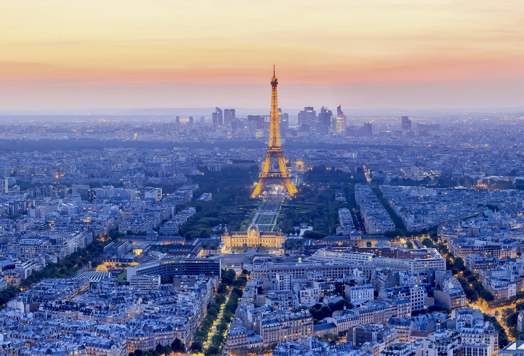 Cina in Turnul Eiffel, excursie cu barca si spectacol Moulin Rouge imaginea 3