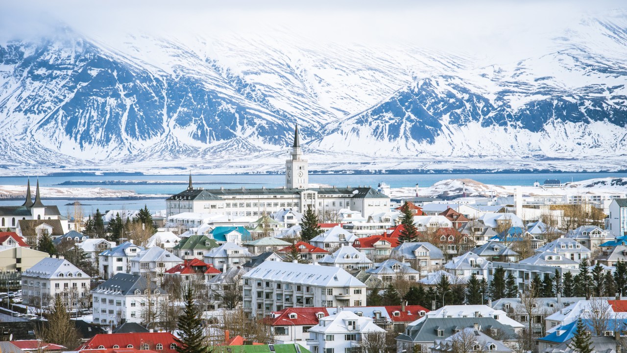 Propunere de la KLM pentru iarna aceasta: bilet avion Bucuresti - Reykjavik by Perfect Tour