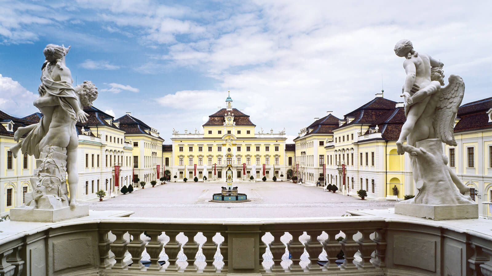 Oferta speciala de la Austrian: bilet avion Bucuresti - Stuttgart by Perfect Tour