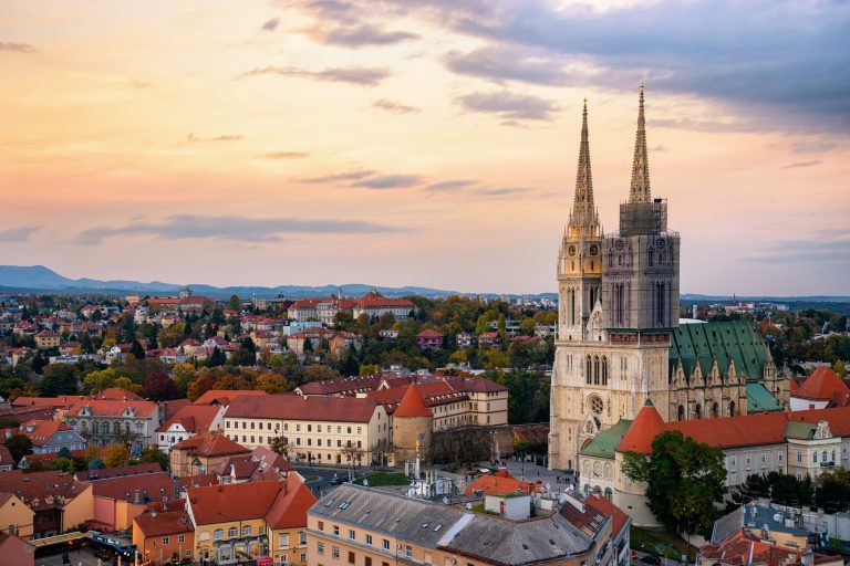 Oferta promotionala de la Lufthansa: bilet avion Bucuresti - Zagreb