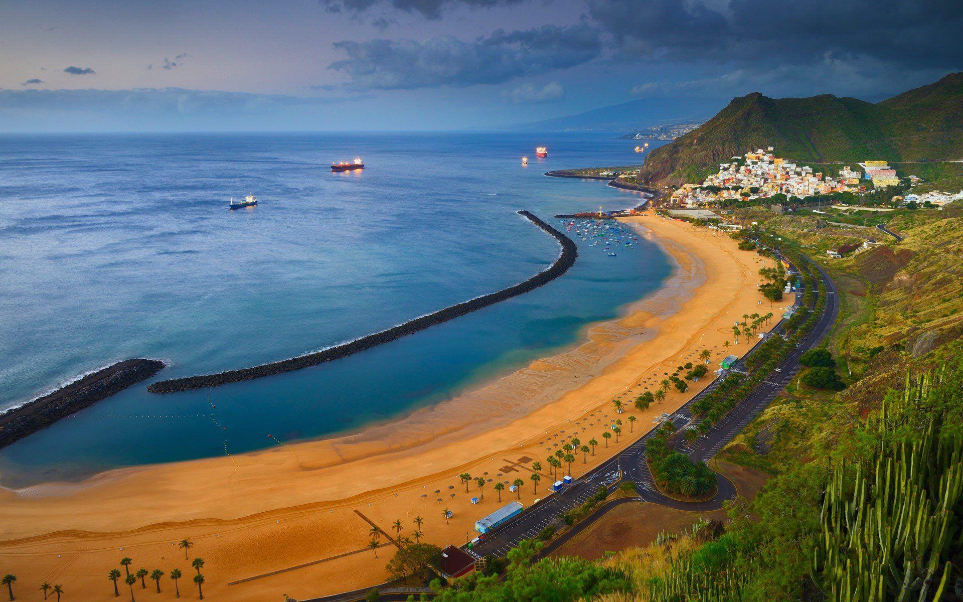 Carnaval Santa Cruz de Tenerife 2025: Island Hopping în Insulele Canare - Grup cu însoțitor