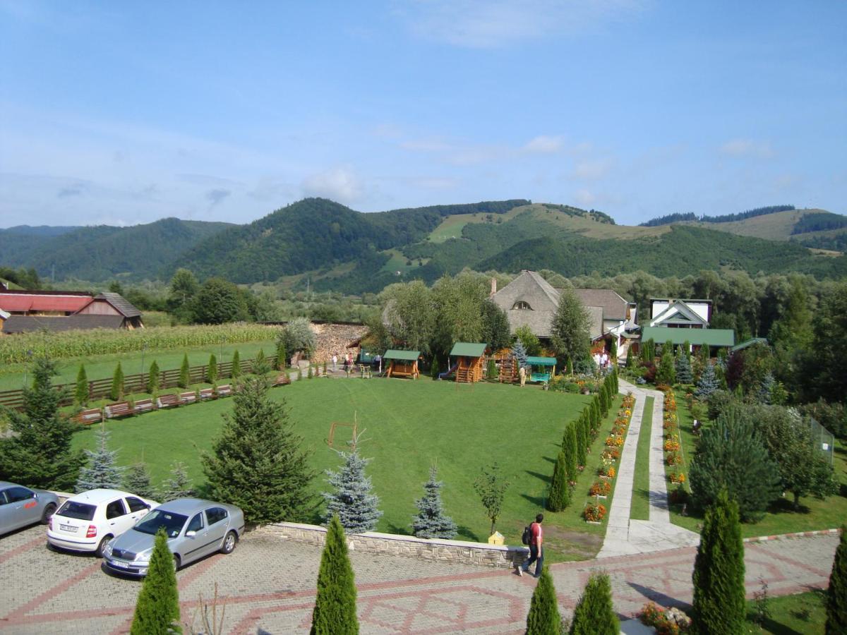 Craciun in Bucovina la Casa Elena Resort & SPA 4*, Voronet by Perfect Tour - 2 | YEO